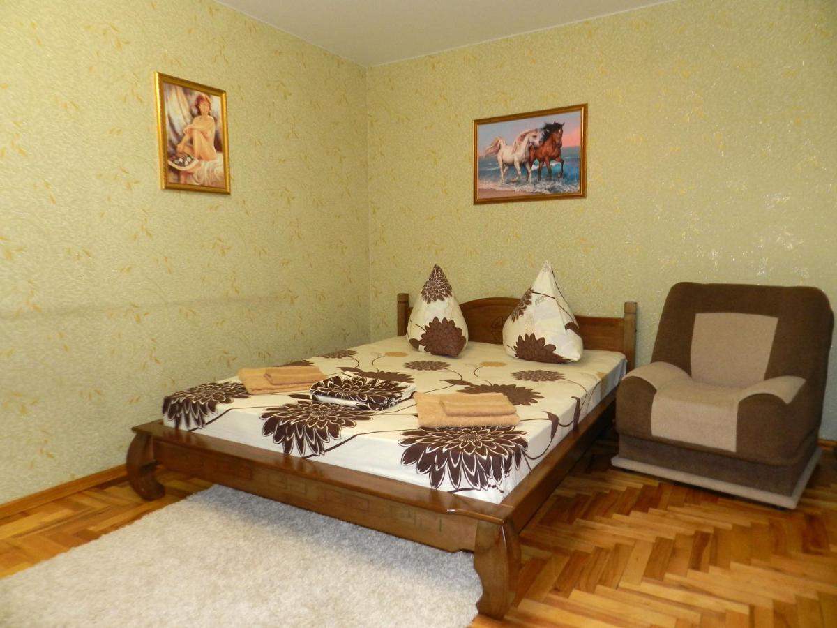 1-Room Apartment On Poshtova Street 169, By Grandhome Запоріжжя Екстер'єр фото